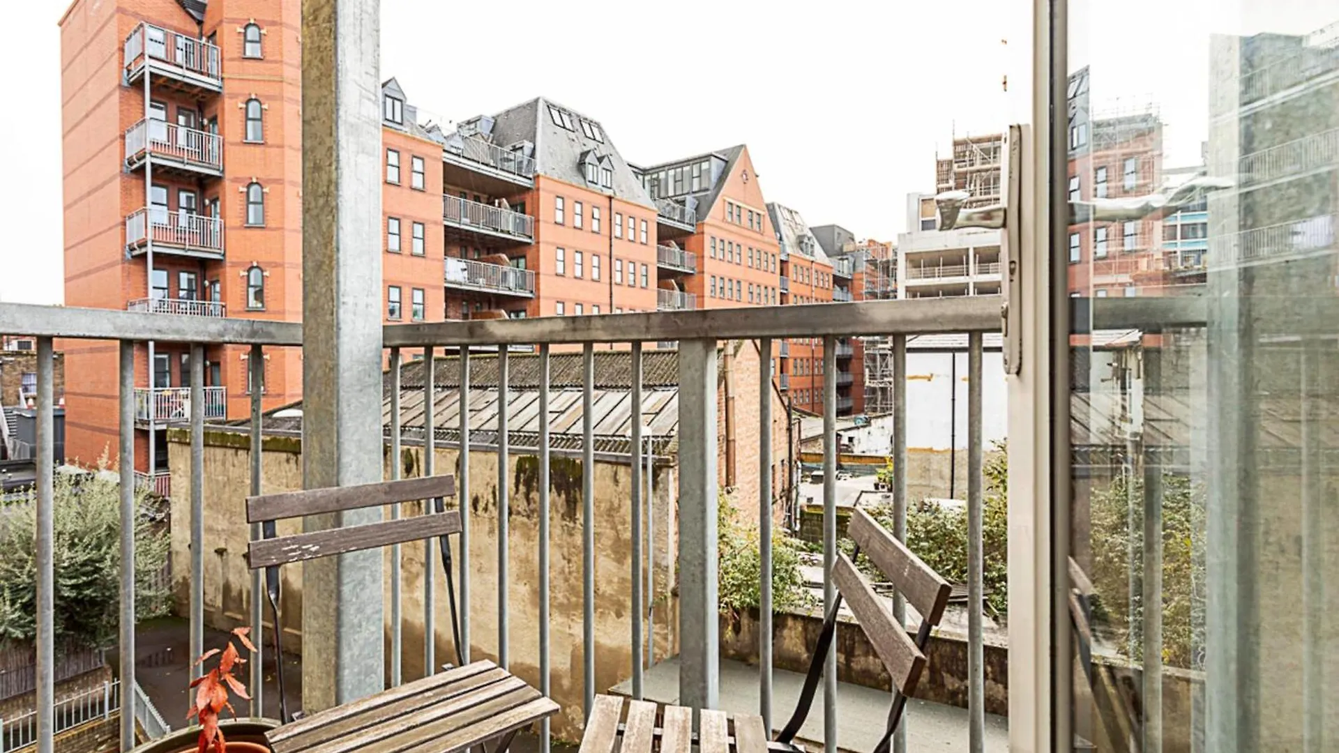 Bright Flat In Historic Whitechapel Apartment London 0*,