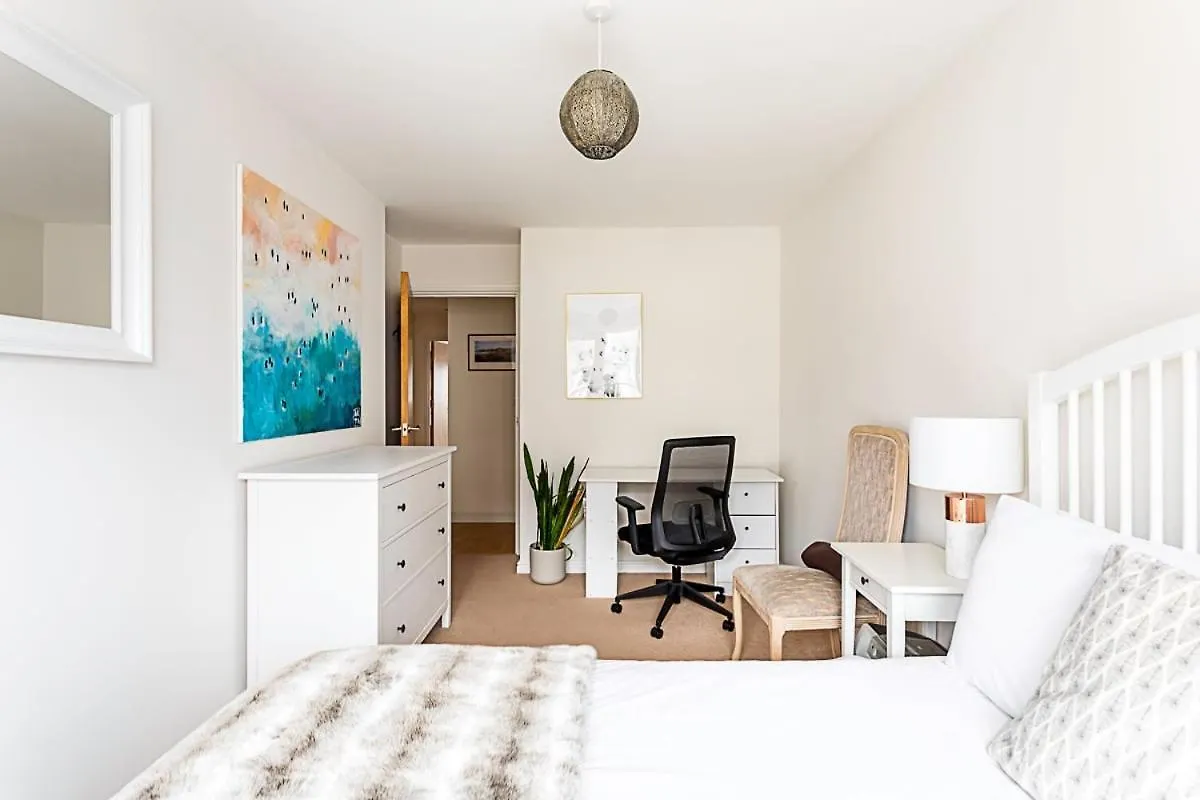 Bright Flat In Historic Whitechapel Apartment London