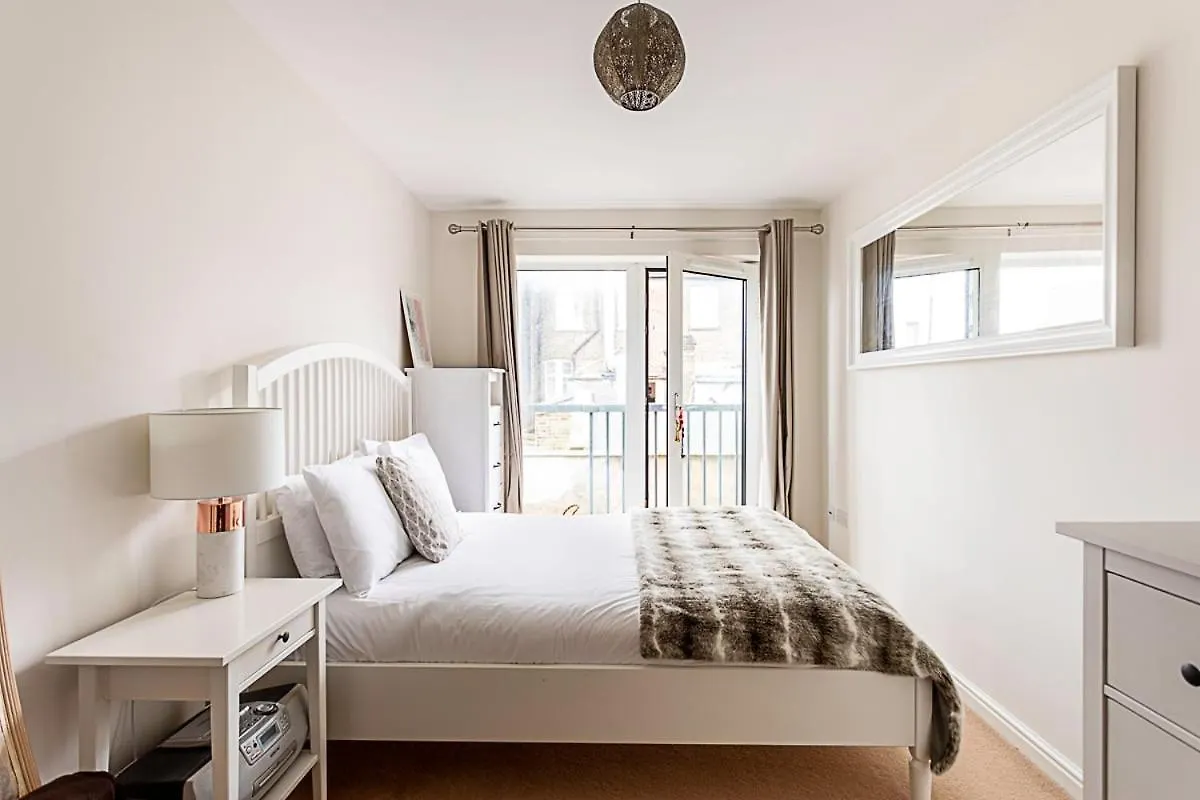 Bright Flat In Historic Whitechapel Apartment London