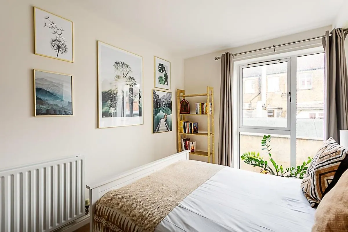 Bright Flat In Historic Whitechapel Apartment London
